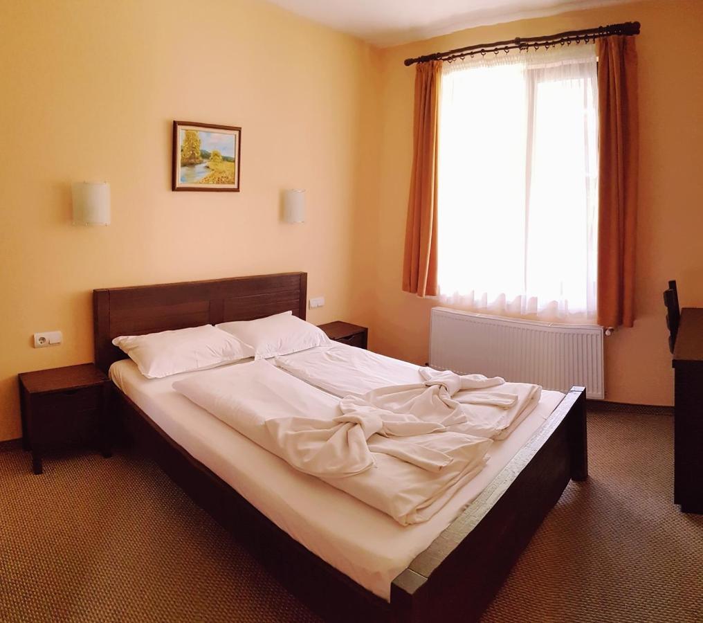Family Hotel Chiflik Hills المظهر الخارجي الصورة