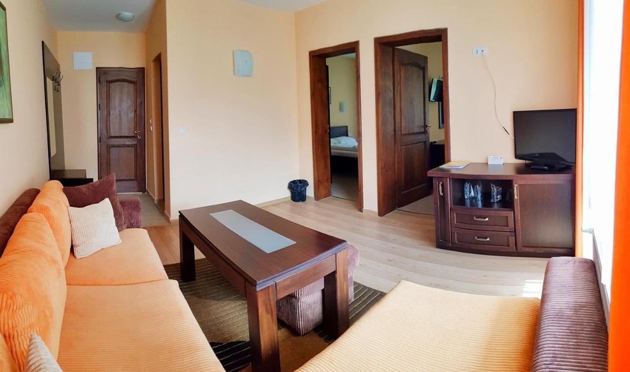 Family Hotel Chiflik Hills المظهر الخارجي الصورة