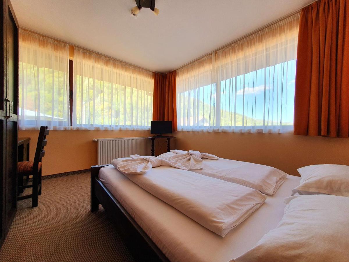 Family Hotel Chiflik Hills المظهر الخارجي الصورة