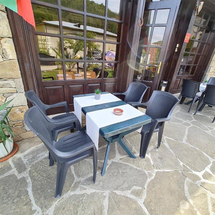 Family Hotel Chiflik Hills المظهر الخارجي الصورة