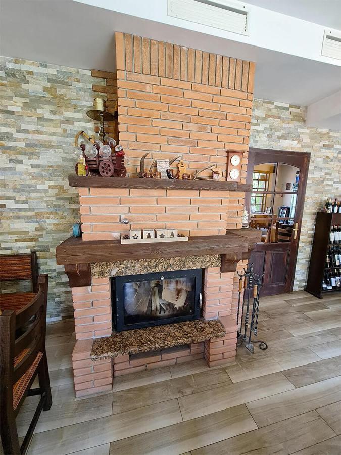 Family Hotel Chiflik Hills المظهر الخارجي الصورة