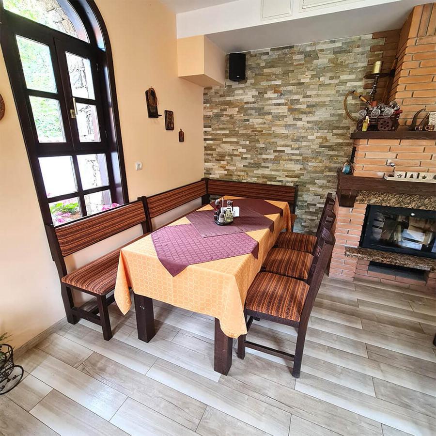 Family Hotel Chiflik Hills المظهر الخارجي الصورة