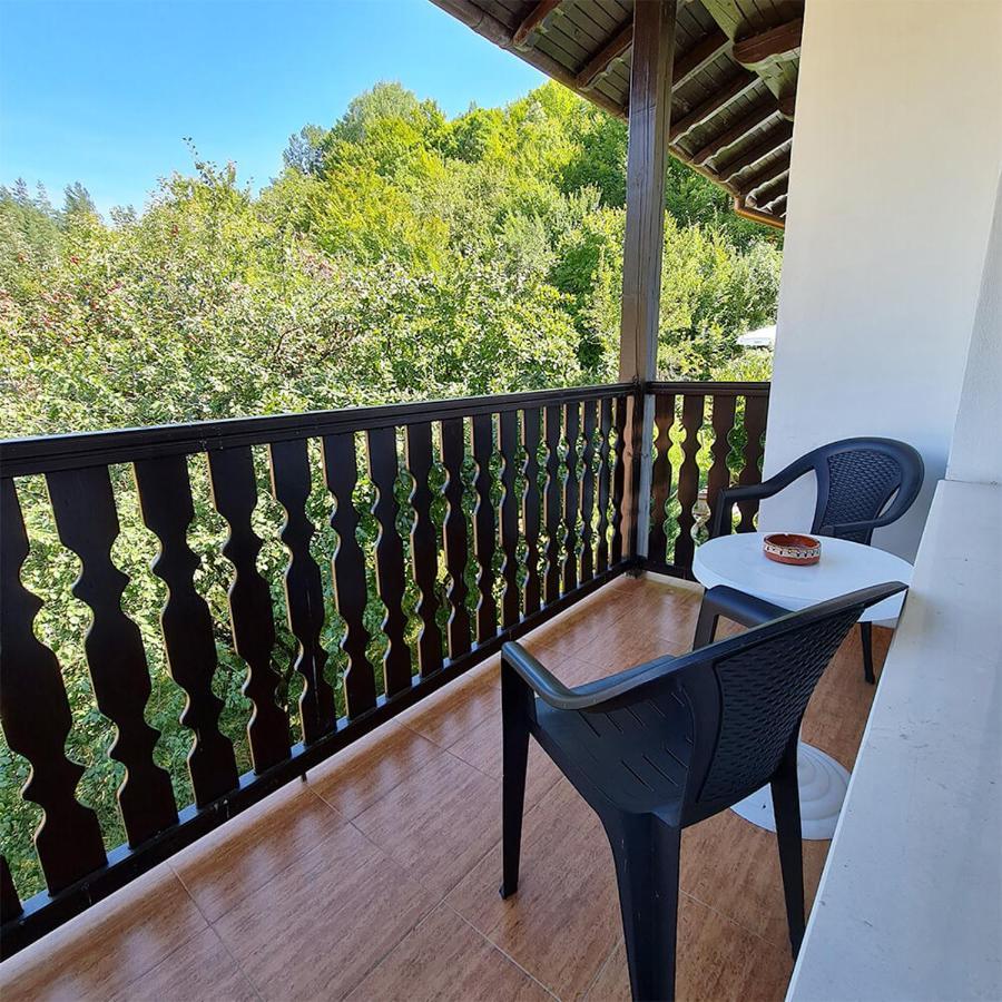 Family Hotel Chiflik Hills المظهر الخارجي الصورة