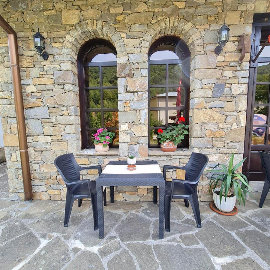 Family Hotel Chiflik Hills المظهر الخارجي الصورة