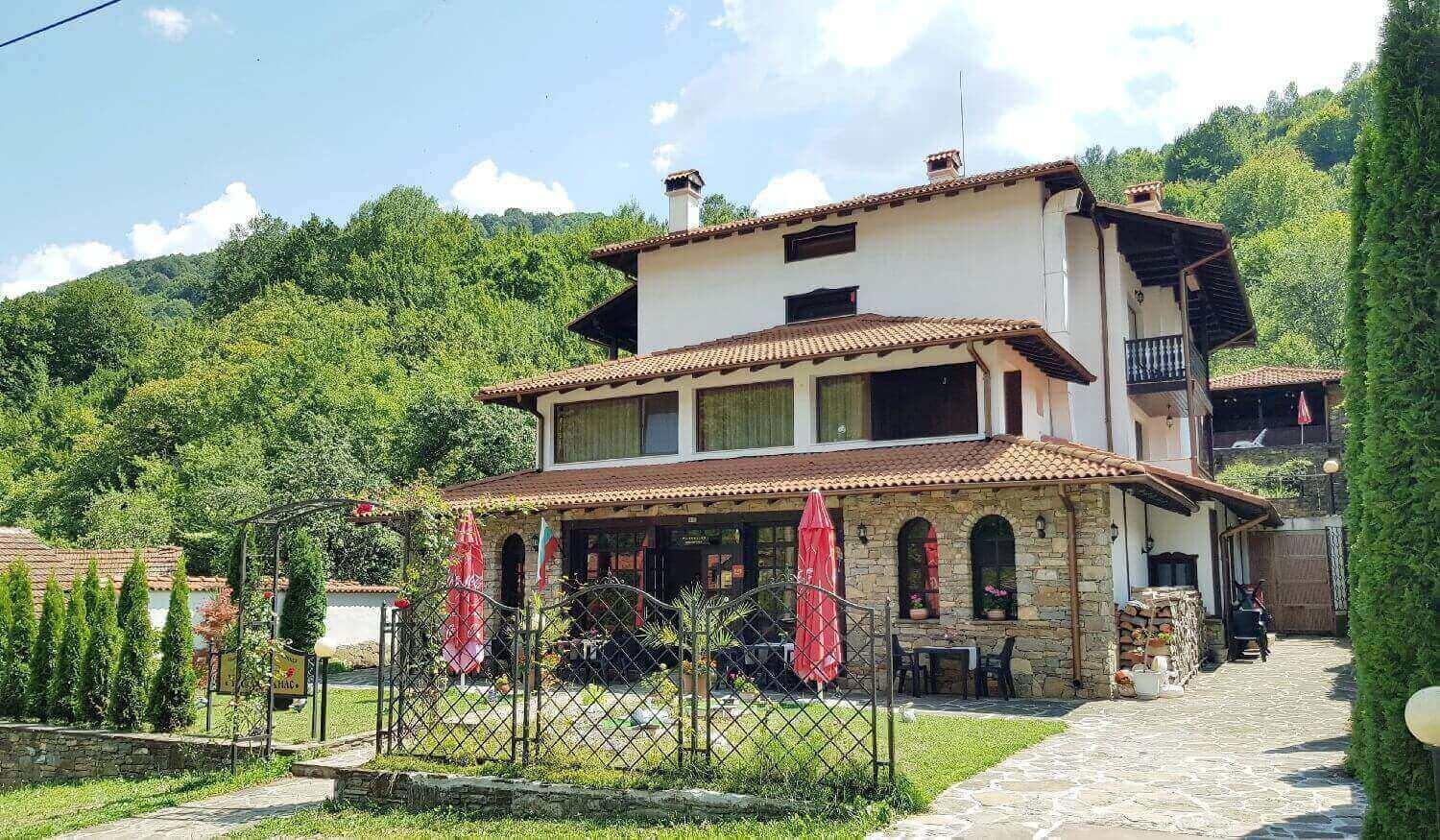 Family Hotel Chiflik Hills المظهر الخارجي الصورة