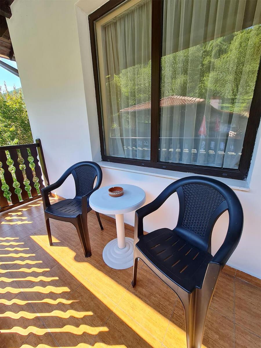 Family Hotel Chiflik Hills الغرفة الصورة