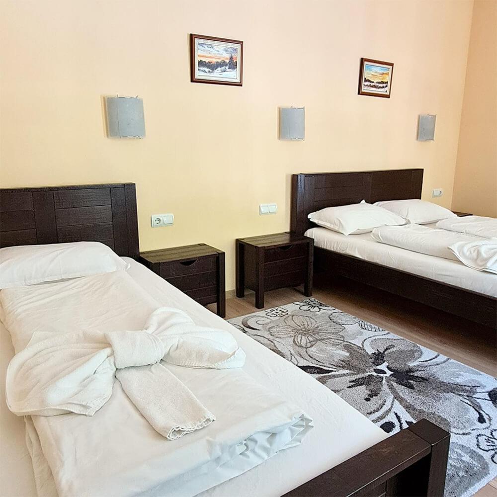 Family Hotel Chiflik Hills الغرفة الصورة