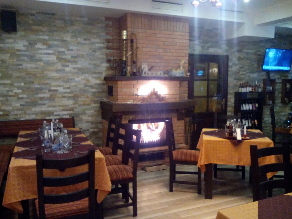 Family Hotel Chiflik Hills المظهر الخارجي الصورة