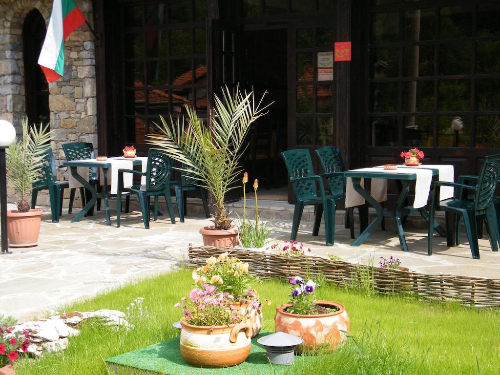 Family Hotel Chiflik Hills المظهر الخارجي الصورة