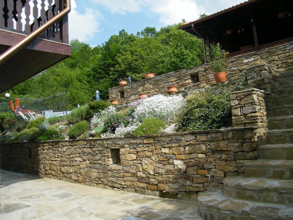 Family Hotel Chiflik Hills المظهر الخارجي الصورة