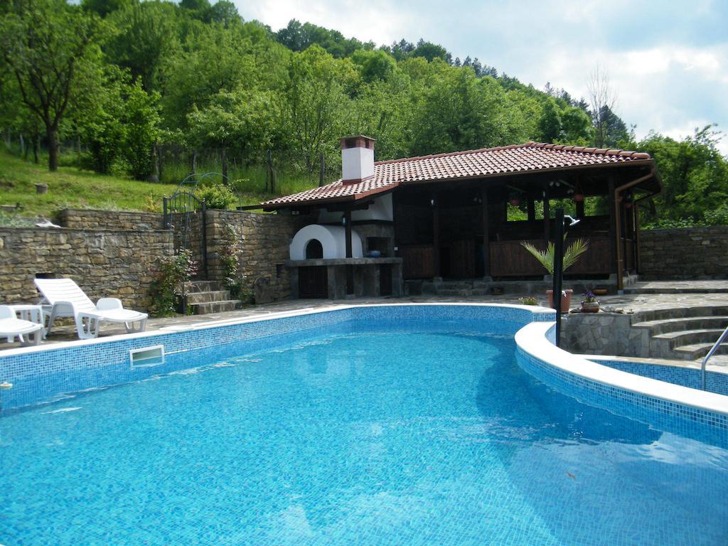 Family Hotel Chiflik Hills المظهر الخارجي الصورة