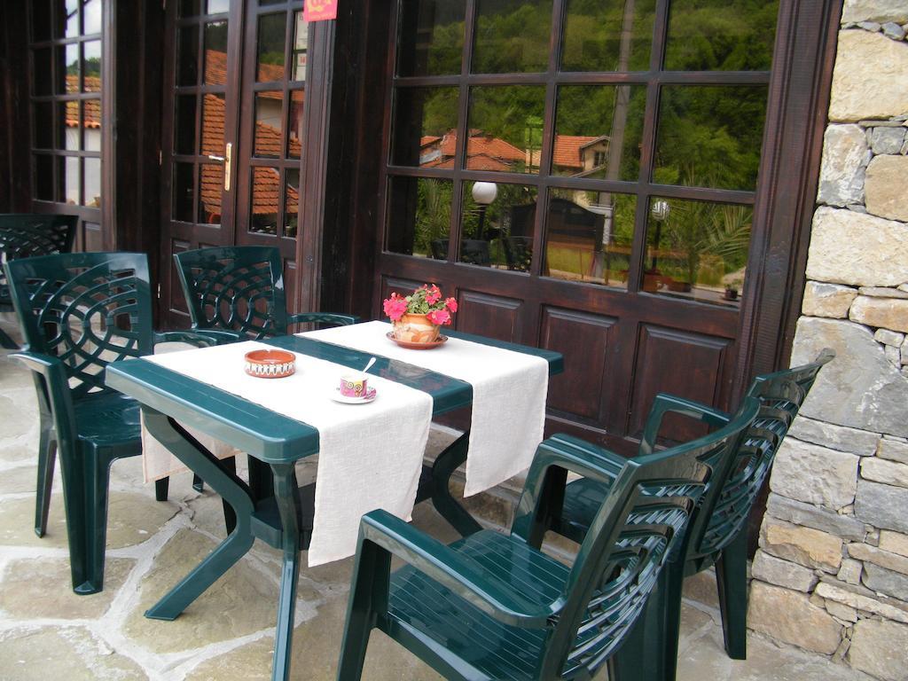 Family Hotel Chiflik Hills المظهر الخارجي الصورة